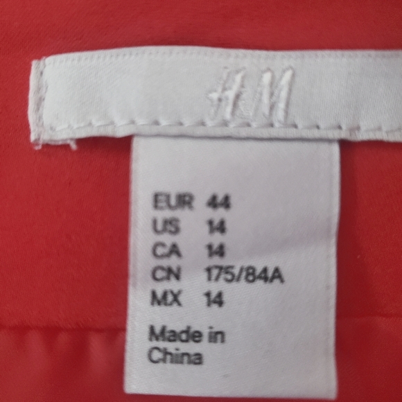 H&M Skirt - Picture 2 of 2